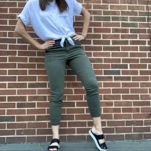 OLD NAVY Size 8 Pixie Pant Army Green